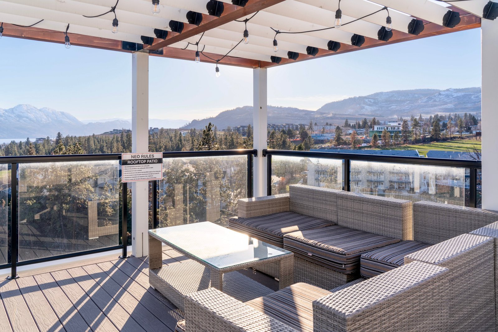 Beautiful Okanagan home with valley views